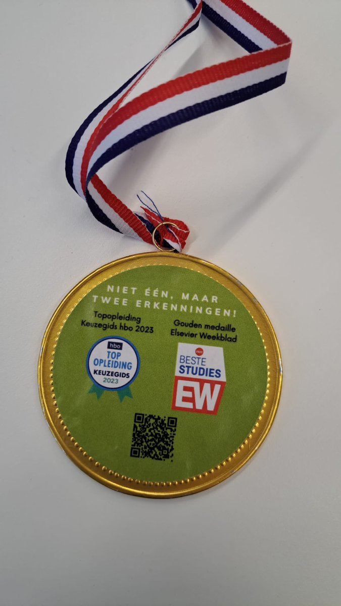 con_vigor's tweet photo. Vorige week waren we aanwezig op de @dehaagse bij de opleiding facility management! 

Wij waren de onderhandelaars en de leerlingen moesten proberen de beste inkoopdeal te sluiten. 

Een leuke dag in Den Haag! https://t.co/9Qu2IkHvD0