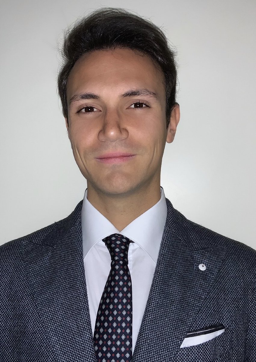 🥳 We would like to offer our sincere congratulations to Dr. Simone Vicini from 'Sapienza', University of Rome 🇮🇹 on being named a 2023 #EurRadiol Review Fellow! 🎖️ Congratulations on this achievement!