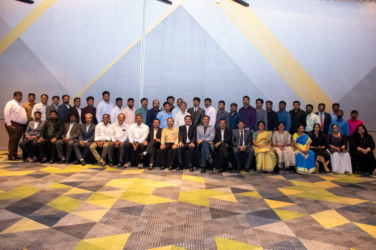 cgvak's tweet photo. "Empowering team success through a shared vision."
#team #success #cgvak #visionmeet #vision2023 #corporateevents #workculture #goalsetting https://t.co/jj70g3PHjZ