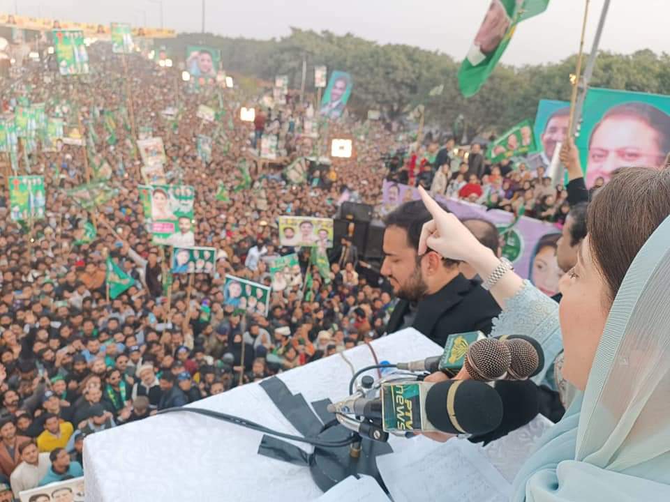 SHD_1969's tweet photo. Please welcome your Leader in bahawalpu today.
Pakistan on track very soon inshallah.
#امید_سحر_کی_بات_سنو https://t.co/lOC5jeZWwG