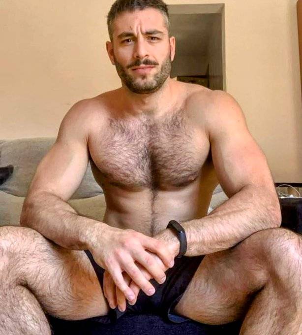 bearwww's tweet photo. Woof 🏳️‍🌈 https://t.co/oM6eFYbtVL