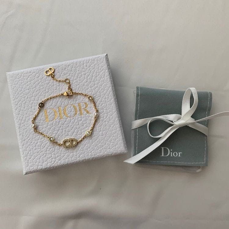 SelectOutfit's tweet photo. dior bracelet https://t.co/pN8mwvvmqG