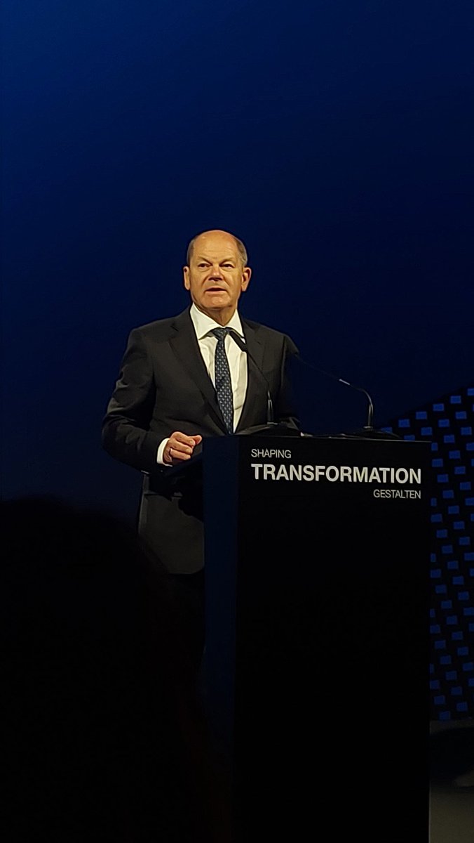 thobi75's tweet photo. "Das #Saarland kann Transformation - seit Jahrhunderten" @Bundeskanzler Olaf Scholz schlägt die Brücke vom Kohle- zum Hightechzeitalter am Standort #ensdorf.
#wolfspeed https://t.co/SzLLDtDeWq