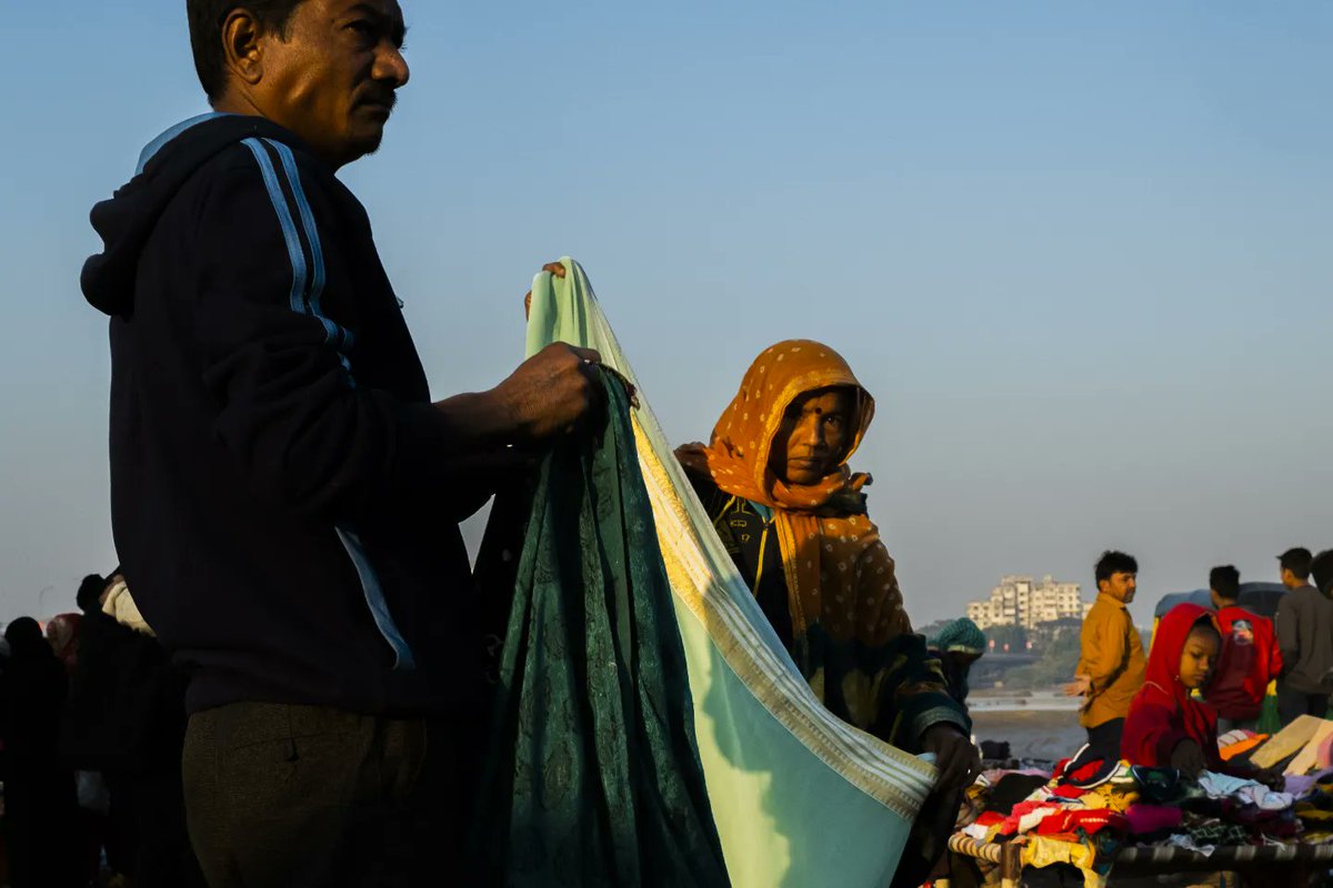 Everyday street.
-
#streetphotography #india #littleboxcollective #shadows #streets #GM