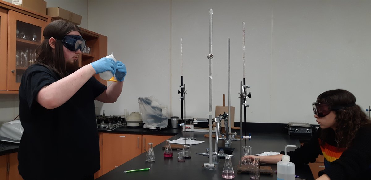 TiptonHS's tweet photo. Students in Mr. Gosnell's class wperformed a Hydrogen Peroxide analysis using an oxidation-reduction reaction. 

Students learned how to use 50 ml burets for their titrations, which will be used again later in their ACP C121 lab course. #BlueFuture https://t.co/7oiyaDTrDm