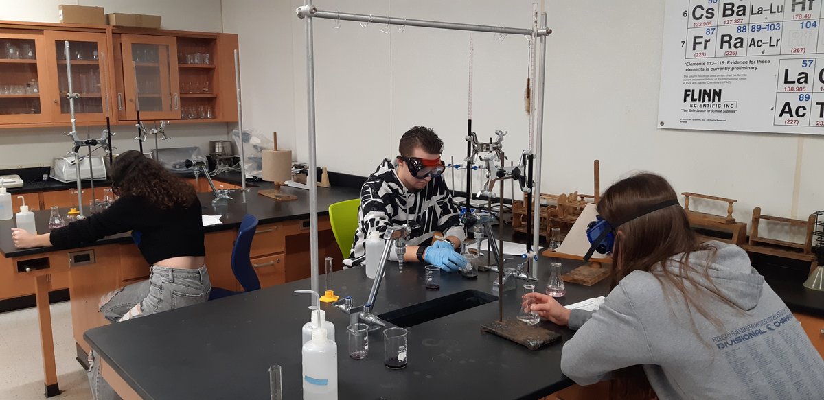 TiptonHS's tweet photo. Students in Mr. Gosnell's class wperformed a Hydrogen Peroxide analysis using an oxidation-reduction reaction. 

Students learned how to use 50 ml burets for their titrations, which will be used again later in their ACP C121 lab course. #BlueFuture https://t.co/7oiyaDTrDm