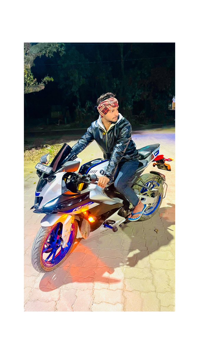 RRaviRajGupta's tweet photo. ज़िंदगी में इतनी टेंशन है फिर भी खुश 😀हों के जिने का  घमंड😎 हैं मुझ में …!! https://t.co/aalzDudndX