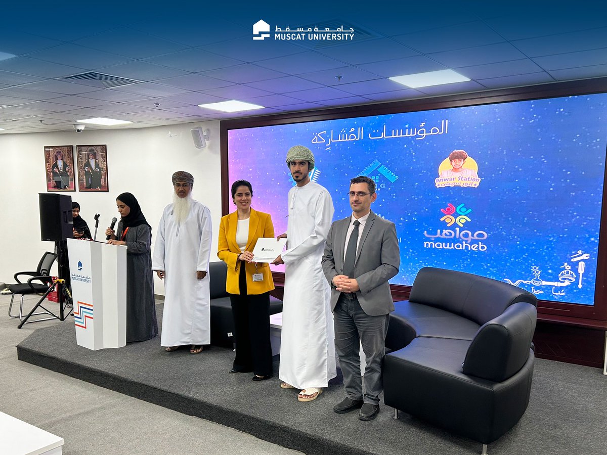 MuscatUni's tweet photo. وبمشاركة أندية الهندسة ل @SQU_Info و @GUtech_Oman وتضمن برنامج حفل الافتتاح تدشين الهوية البصرية للنادي والاطلاع على أركان الشركات الهندسية المصاحبة تخللها عروض للمواهب الهندسية للطلبة بالإضافة إلى جلسة حوارية تميزت بالتفاعل والحيوية وتبادل الخبرات والحوار . https://t.co/YmKp92DTcN