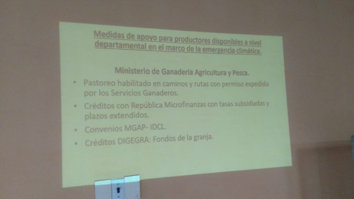 PlanAgro's tweet photo. #Ayer Reunión de la Mesa de Desarrollo Rural #MDR 📍Río Branco, con la presencia de organizaciones de la zona, en la 📌Sociedad Rural de Río Branco
#Pastoreo #Créditos #RepMicrofinanzas #DIGEGRA #Convenios #Apoyo #EmergenciaClimática
@MGAPUruguay #INC Ing. Barreto #PlanAgro https://t.co/dmisPkwzWV
