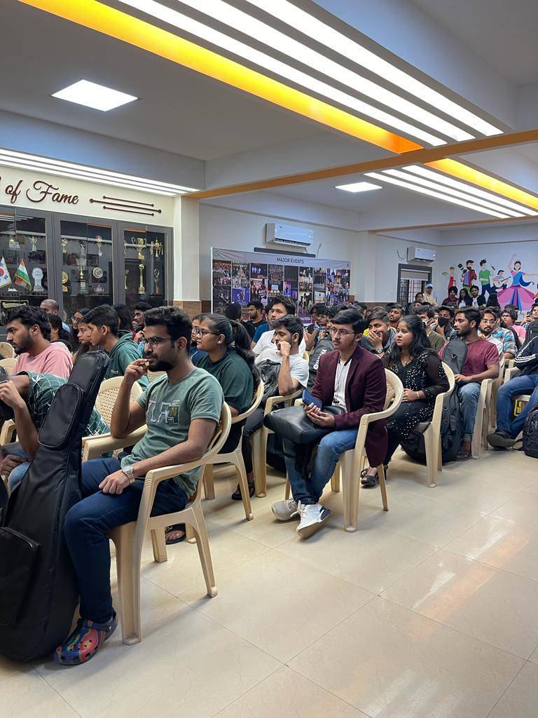 KIITUniversity's tweet photo. 🎼🎹🎤 KORUS WEEK commences.
#FunForward
#KIITSilverKarnival
#KIIT https://t.co/ski25rABpU