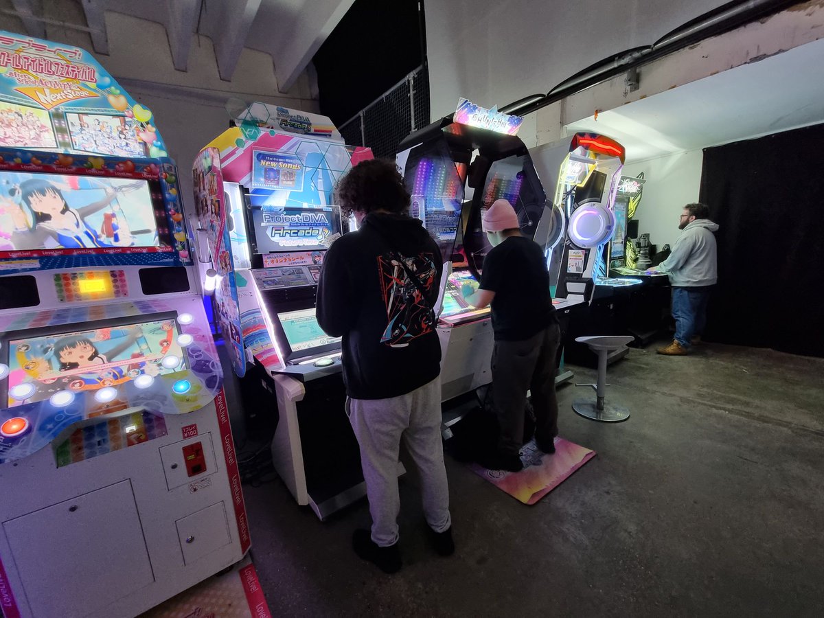 FreeplayC's tweet image. 2023 arcade goodness. Check us out if you haven't already! Japanese &amp;amp; Korean exclusive games. Nearest tube station: Manor House.
#LoveLive  #ProjectDiva #DanceRushStardom #Ongeki #MaiMai #Chunithm #BishiBashi  #SoundVoltex #DJMax  #PumpItUp #StreetFighter