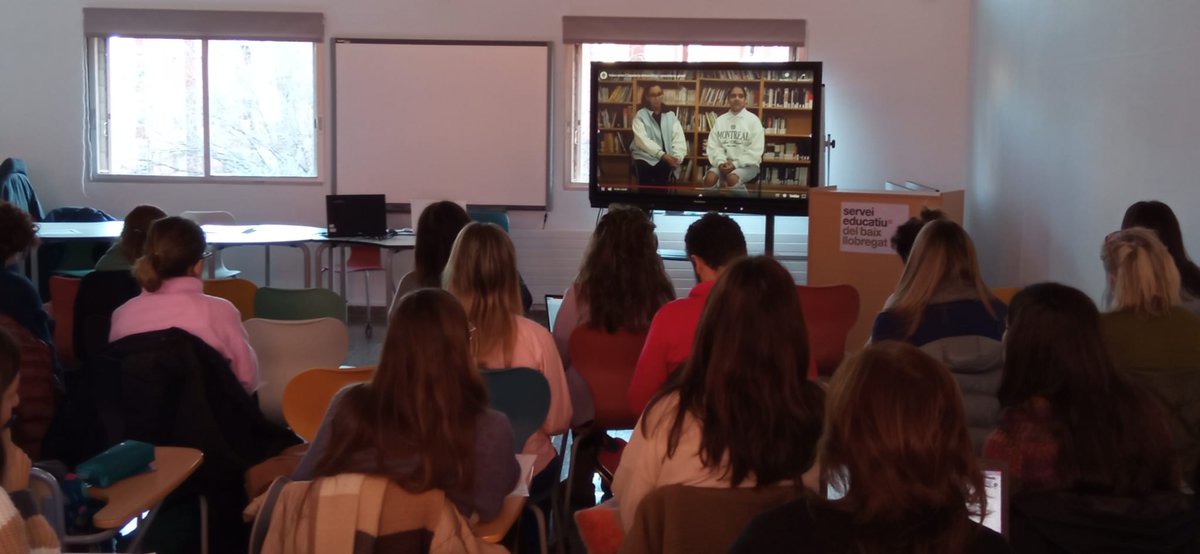 sebll8's tweet photo. Aquest matí a la XCB5 ens hem trobat al Servei Educatiu d'Esplugues per treballar les situacions d'aprenentatge i el vector de ciutadania democràtica i consciència global.  Han sorgit molt bones propostes i ha estat una sessió molt profitosa!💪 #sebll8 #xarxacompetencies https://t.co/bBp99AEygv