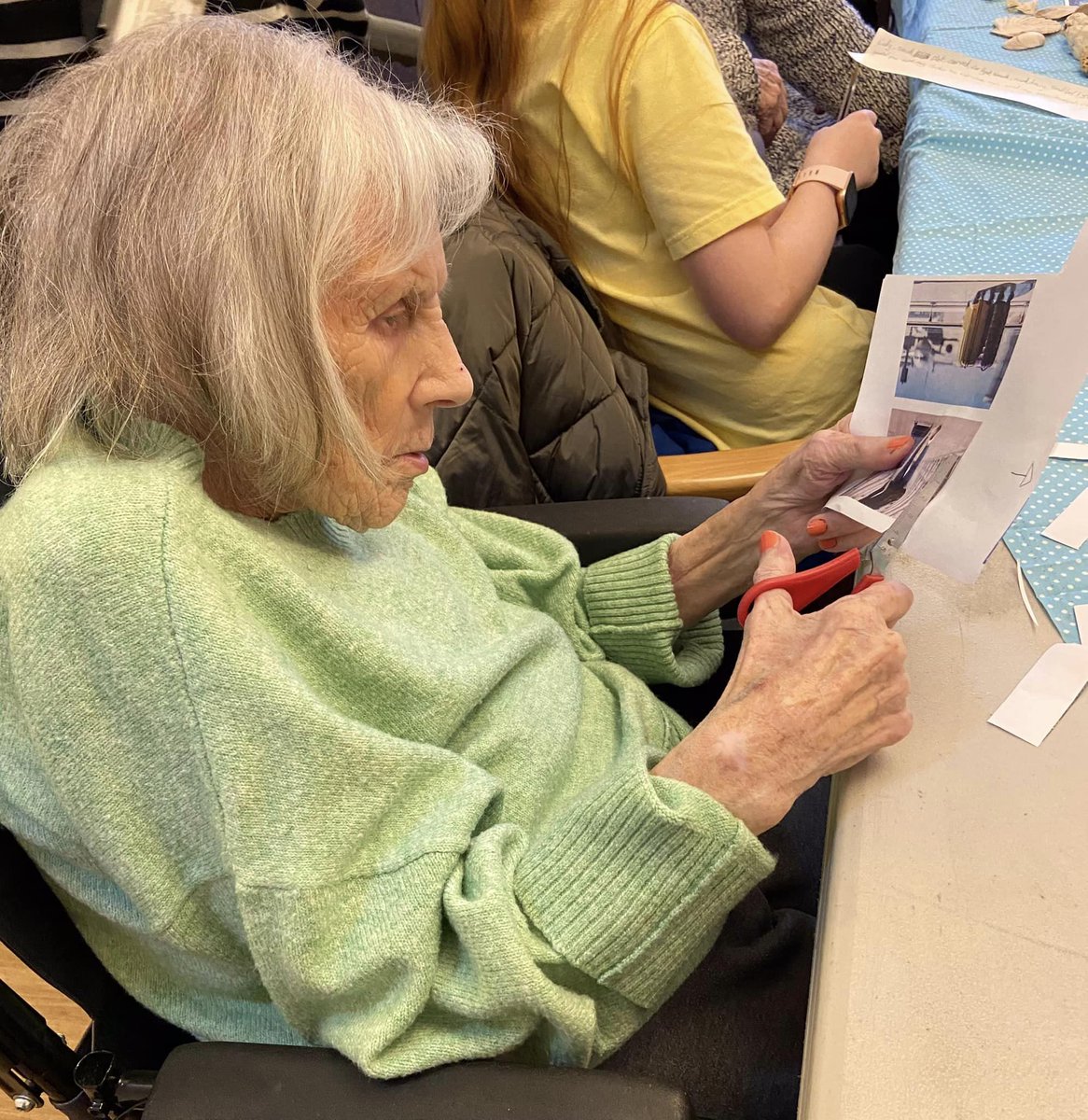 rebrand.ly/WhatYouCanSeeA… 
Questions we're asking as it's @LiteracyTrust's #nationalstorytellingweek To celebrate, we're showcasing intergenerational stories with children from <a href="/LordBlyton/">Lord Blyton Primary</a> &amp; residents from <a href="/Barchester_care/">Barchester Healthcare</a>'s Harton Grange. Thanks <a href="/McSt_Foundation/">McCarthy Stone Foundation</a> for your support