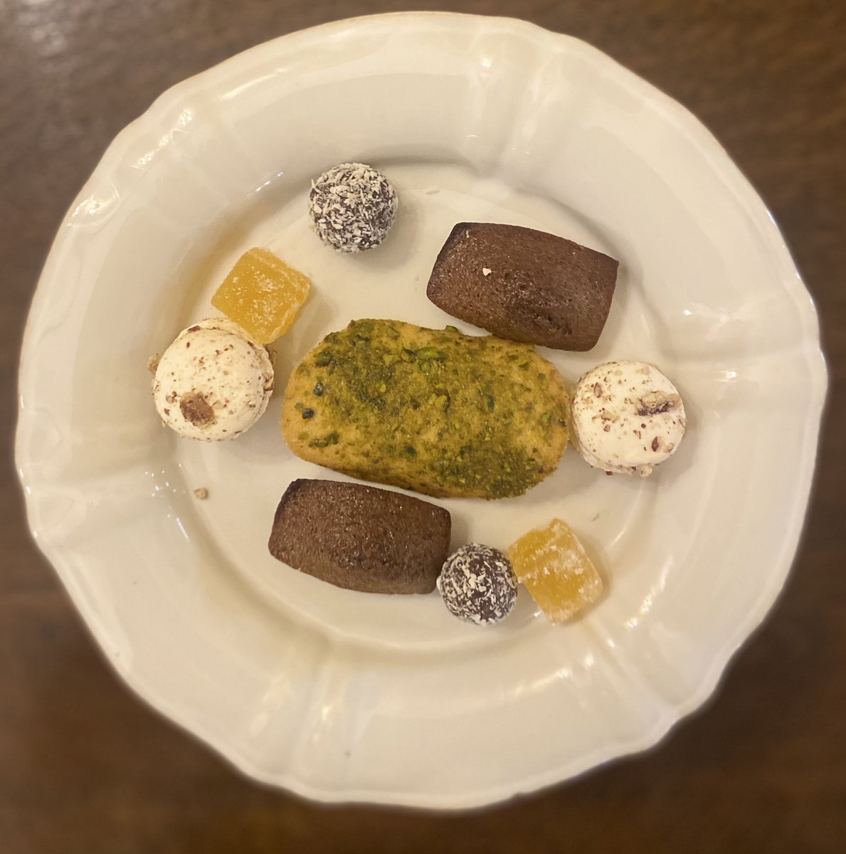 Looking for somewhere delicious for a group lunch this month?

We have great packages to suit your needs!

Get in touch with Adam, our Sales &amp; Events Manager, at adam@herbertberger.com for more details. 

We look forward to hearing from you 👨🏼‍🍳 

#privatedining #lunch #food