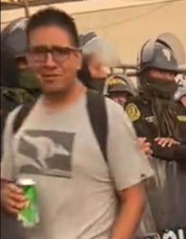justicierojope's tweet photo. Muchas gracias a los tuiteros que ayer hicieron su magia y lograron identificar a este agresor. 

Se trata de Luis Alfredo Lazo Ocmin, estudiante UPC. Ahora lo que corresponde a la señora agraviada es poner una denuncia judicial contra este sujeto, con todo el peso de la ley. https://t.co/fWPyMslmOi