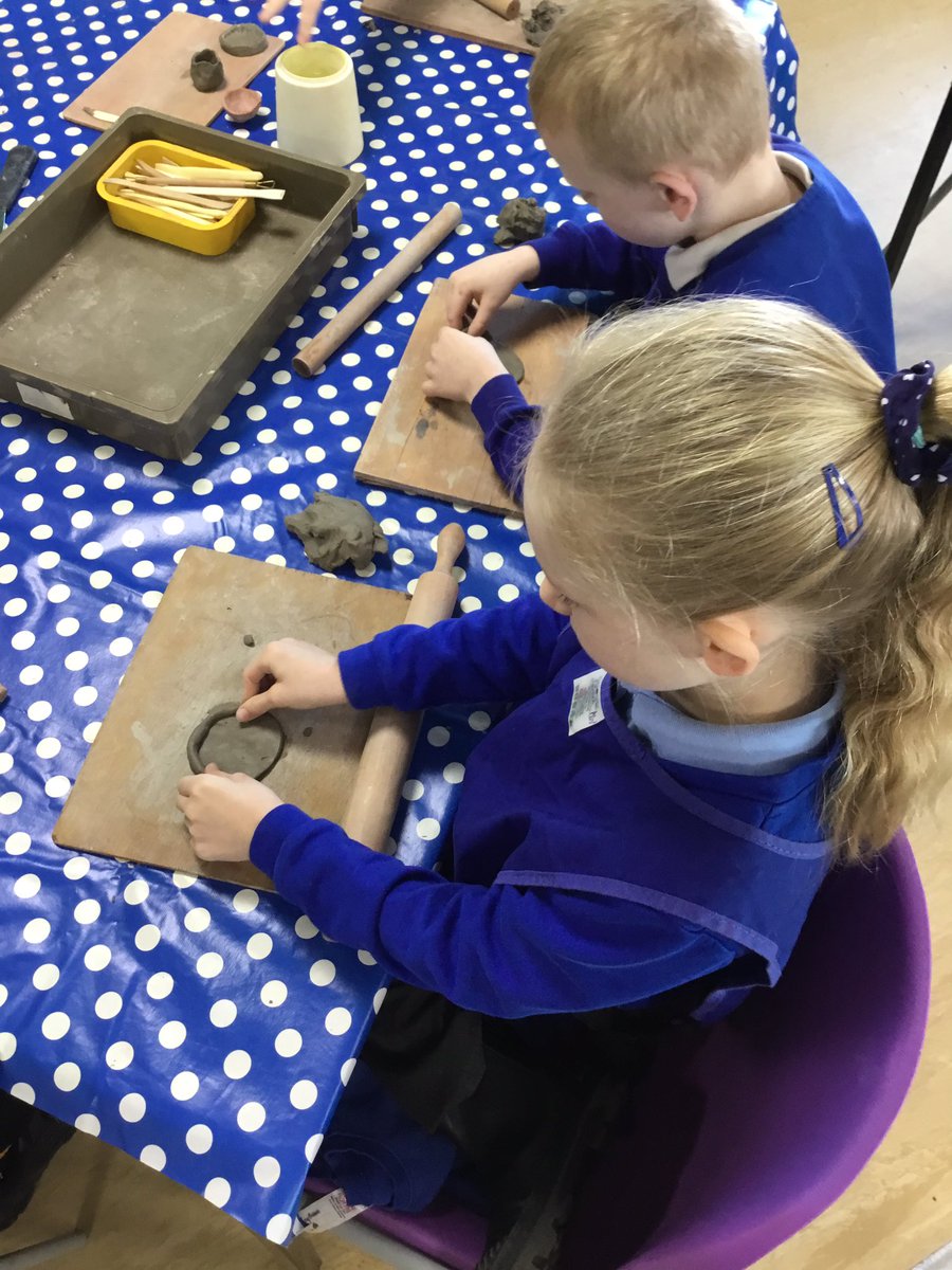 LeysFarm's tweet photo. Just a small selection of the wonderful activities in Class 4W this morning linked to our topic. We are using our knowledge of Greek art to help create vases using clay, mod-roc, sewing and tasting a slice of Greek flat bread! #LFJSArt #LFJSHistory #LFJSDT https://t.co/WwQxfP1ZHR