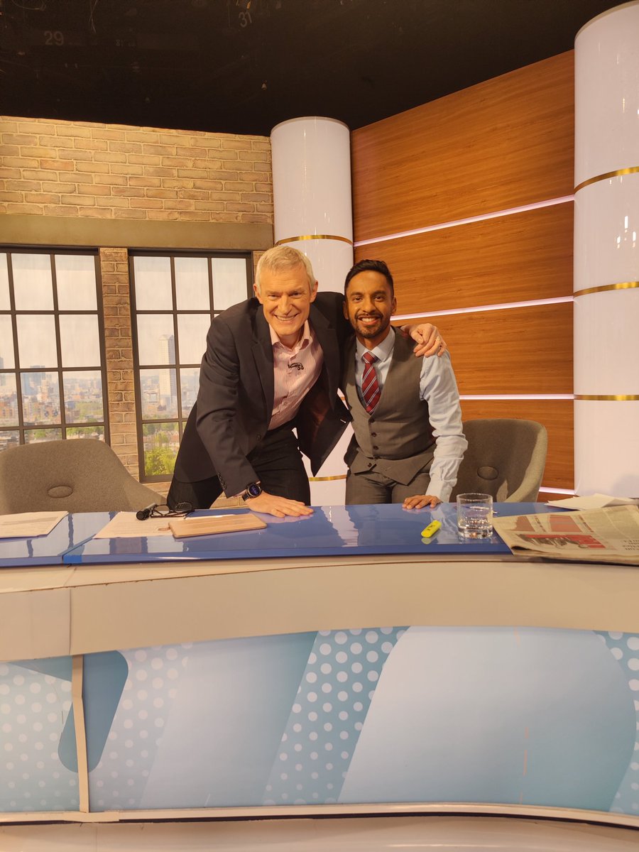 Bobby_Seagull's tweet photo. Thanks @theJeremyVine for inviting me to explain #TeacherStrike (#JeremyVine panel @Kevin_Maguire @thecarolemalone).
12.50, I'm speaking @BBCRadioLondon @EddieNestorMBE how to make maths more engaging (I'll refer to my podcast @MathsAppeal & book #TheLifeChangingMagicOfNumbers) https://t.co/9Fi6iqQXcj