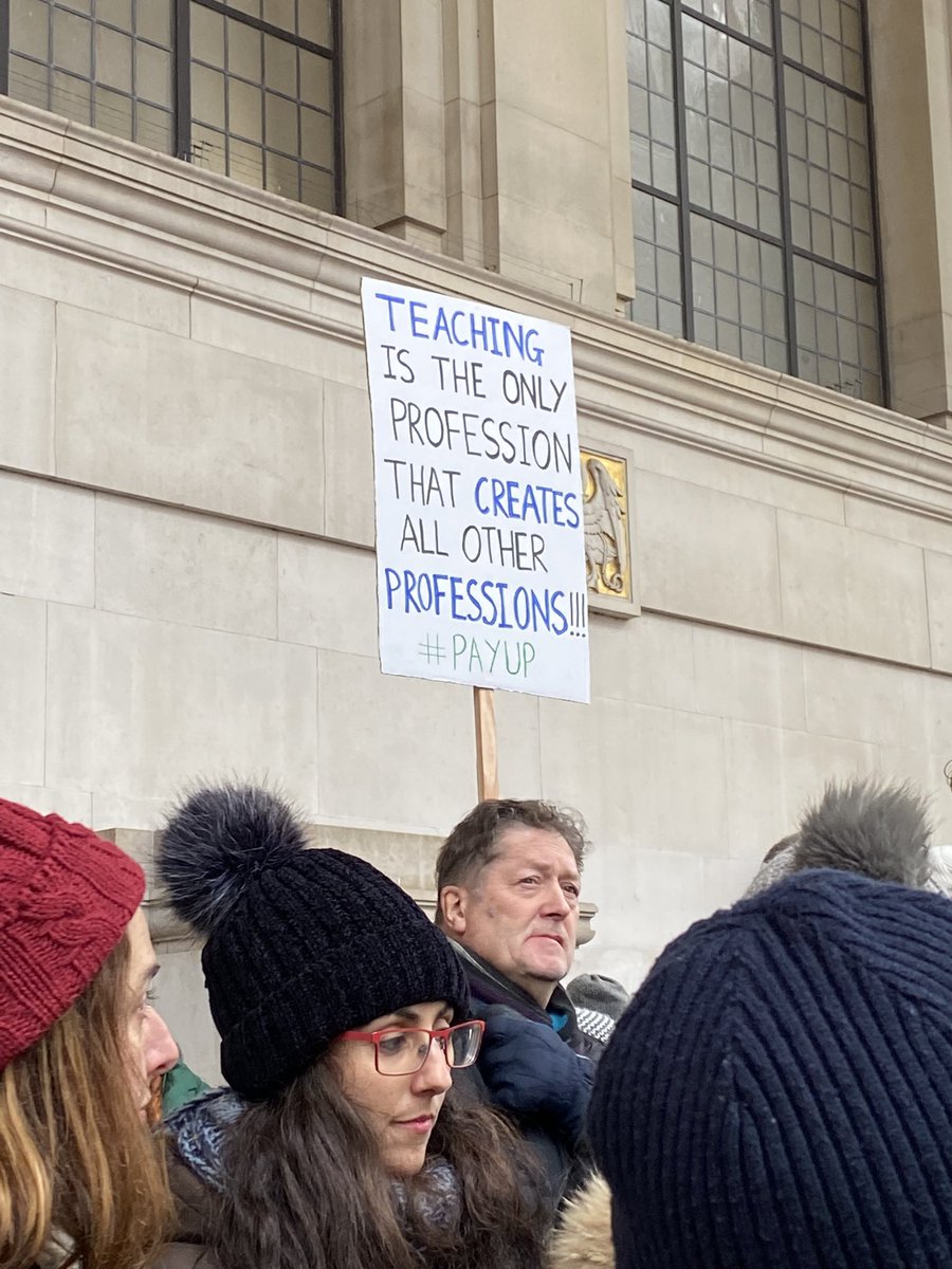 RogersHistory's tweet image. Fair point #TeacherStrike