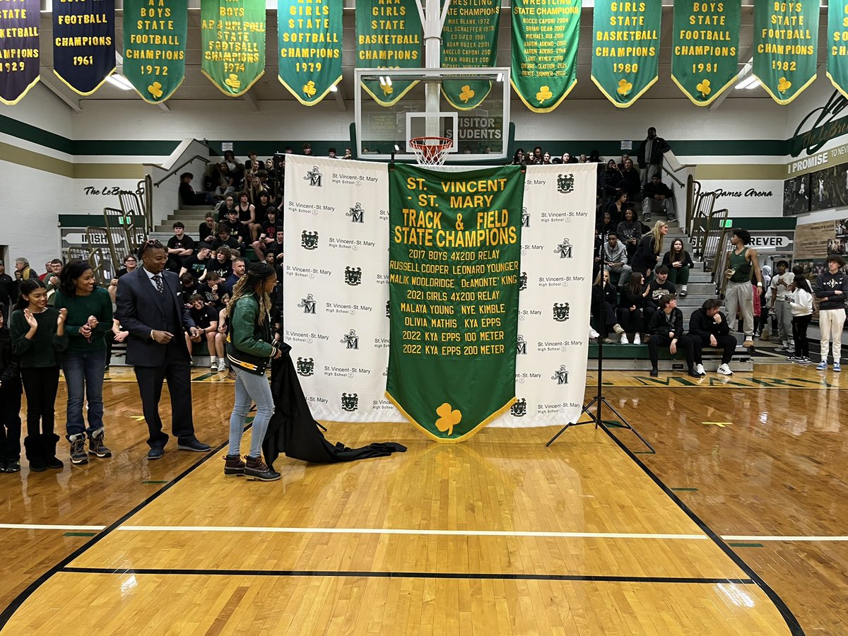 STVMAthletics's tweet photo. What. A. Night. Congratulations to Kya Epps VM22 on her illustrious track and field career! It was an honor to celebrate your accomplishments with you and your family. #IrishPride https://t.co/uPEVLfGfae