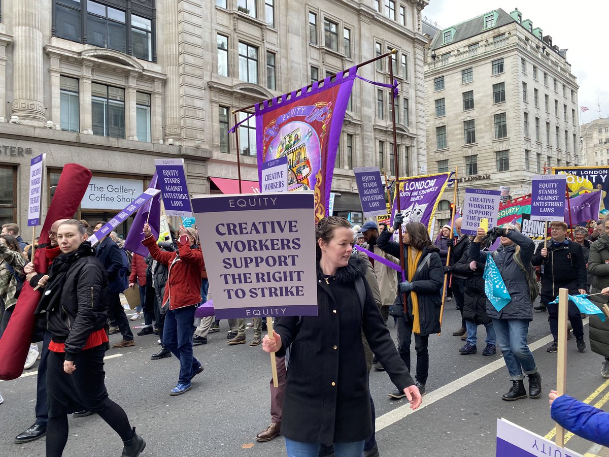 ✊CREATIVE WORKERS SUPPORT THE RIGHT TO STRIKE✊
#RightToStrike