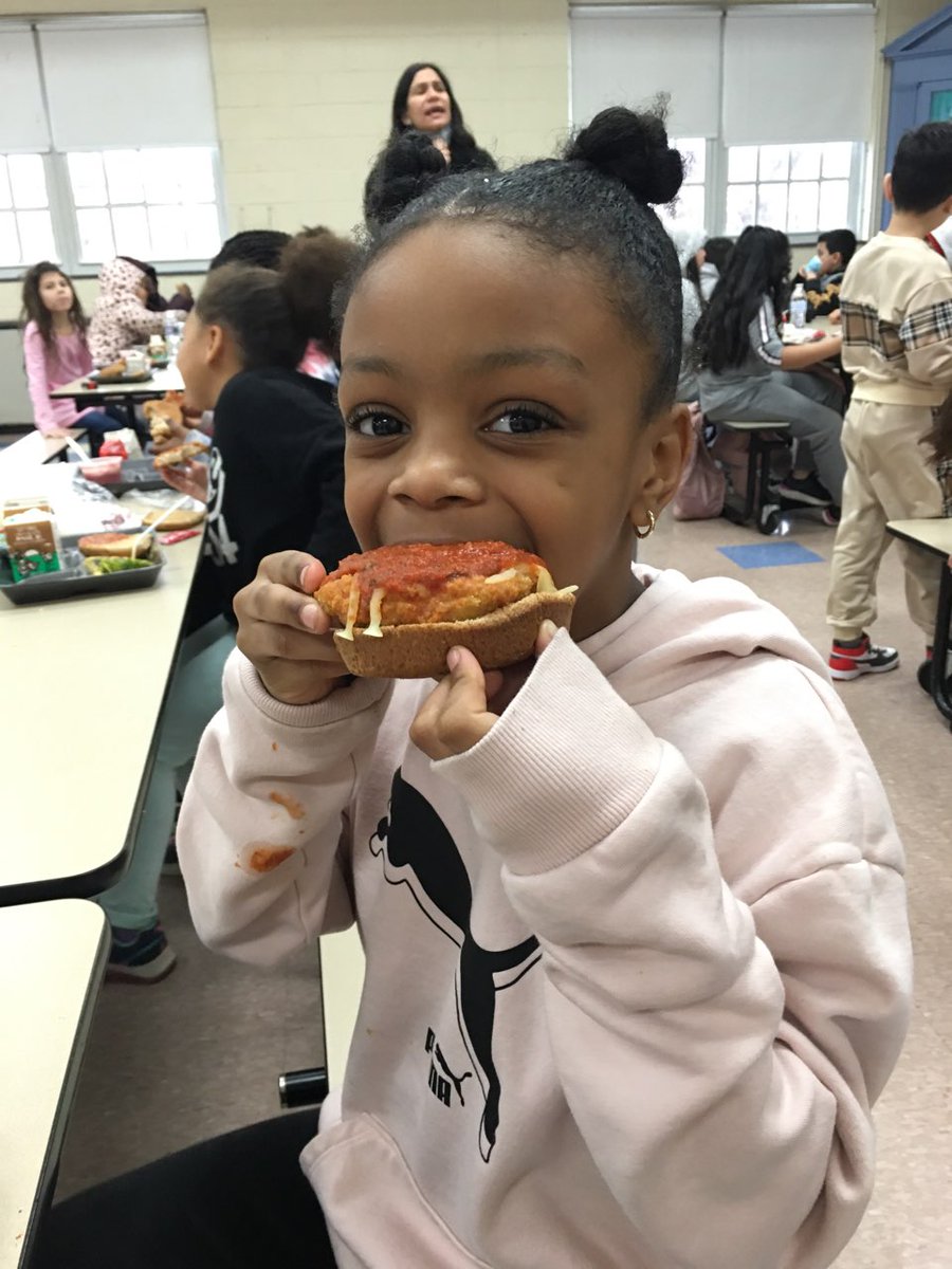 CafeCSD's tweet photo. Colonial Nutrition Services' equity in our cafes program Passport To Global Flavors "flew" to Italy yesterday offering our students savory Chicken Parmesan Sandwiches and refreshing Strawberry Lemon Granitas!   Ooo la la delicious!!! https://t.co/2DKDF5RaAW