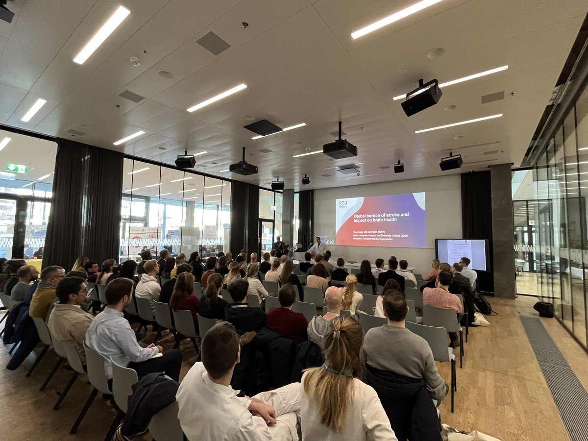 StrokeSchool's tweet photo. The 10th Stroke Winter School started yestersday with Prof. Kelly @ESOstroke and Prof. Gralla @esmintsociety @ESNRad. Hands-on training is taking place now @CheesemakerMD @TDobrocky @Eikeip @TotoMynell 🦾 https://t.co/wbvseJ4Yiv