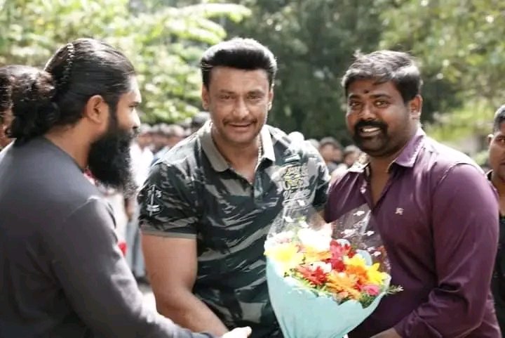 DTYIFCKunigal's tweet photo. Today Exclusive Pics ❤️

#DBoss #ChallengingStarDarshan #BoxOfficeSultan #kranthi #KrantiBlockBuster #Kranticollection 

@dasadarshan https://t.co/3PvvxsrIvc