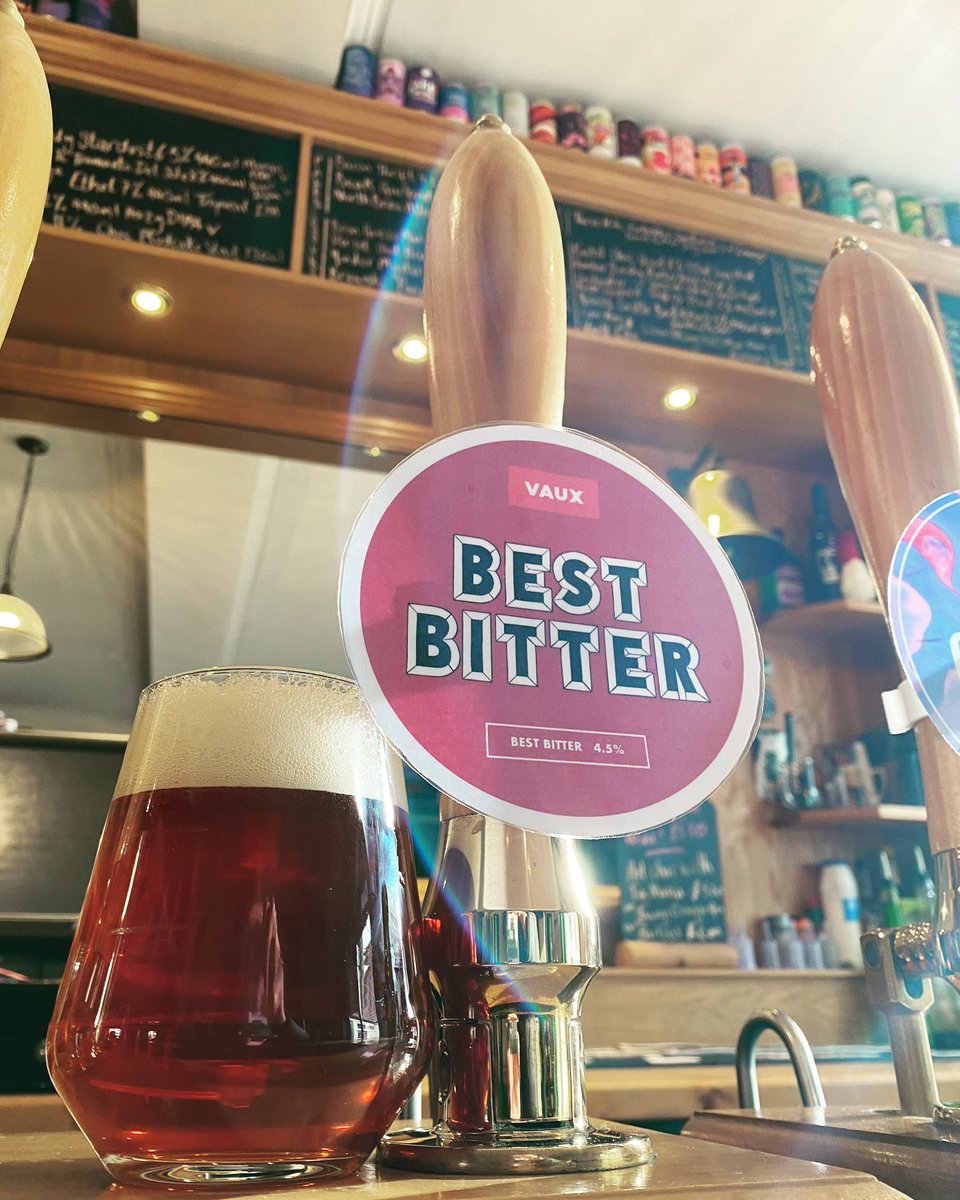 @vauxbrewery Best Bitter 4.5%
Ticking all the trad boxes.

#beerme #caskbeer #realale #bestbitter #norwichpub #nr3