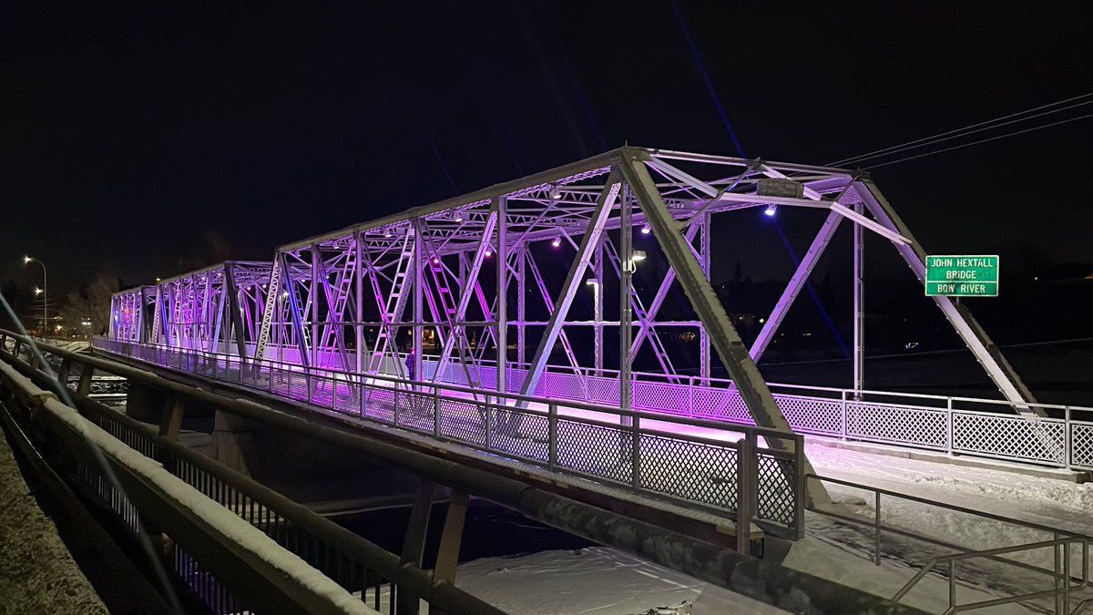 The John Hextall Bridge came to life last night with the addition of 30 Acclaim Dyna Drum EO RGBW luminaires.  
wowlighting.com #lighting #lightingcontrols