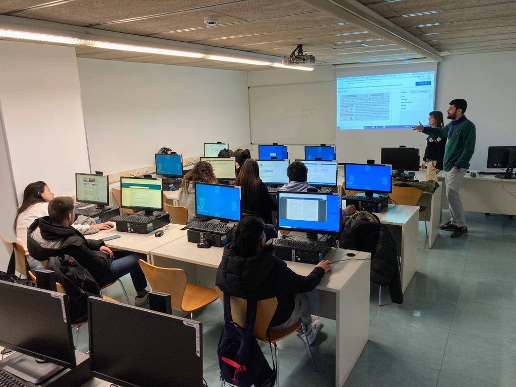 👀 Avui hem rebut la visita de l'alumnat del Cicle Formatiu de Grau Superior de Pròtesi Dental 🦷 de l'Escola Ramón y Cajal ( <a href="/ERyCBarcelona/">Escola Ramón y Cajal</a> ). Benvingudes i benvinguts!