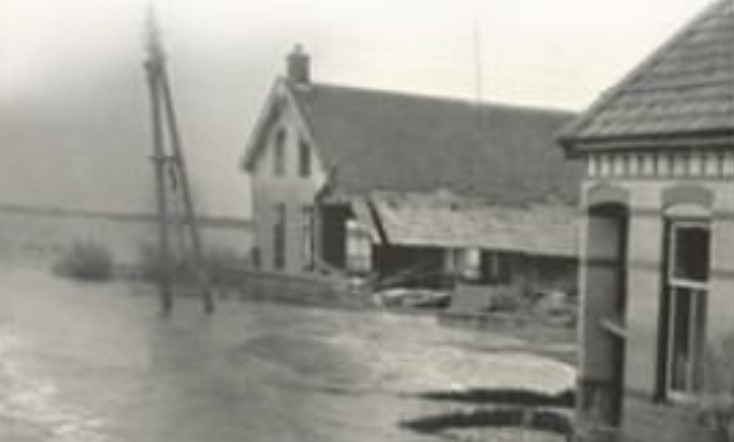 Kort verhaal door <a href="/ElsMeeuse/">Els Meeuse</a> vanwege de herdenking van de watersnoodramp die in 1953 met name Zeeland en Zuid-Holland trof, vandaag 70 jaar geleden

leesliter.nl/2023/02/01/jan/