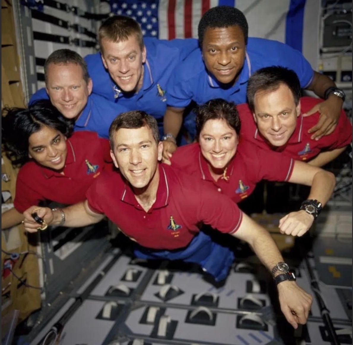 DailyArtWithM's tweet photo. 1 February, 2003:

#OTD in 2003, the U.S. Space shuttle Columbia disintegrated over Texas during it’s re-entry to the Earth's atmosphere killing all astronauts on board including Kalpana Chawla, the first Indian-American astronaut.

#ColumbiaDisaster #Columbia #History https://t.co/K82ZriG5nk