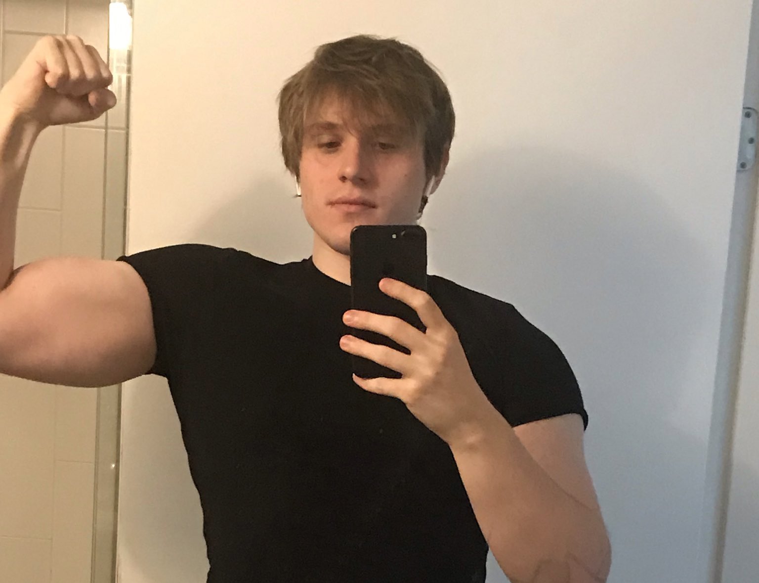 Luffys Rubber Boy (Doffys) / Twitter