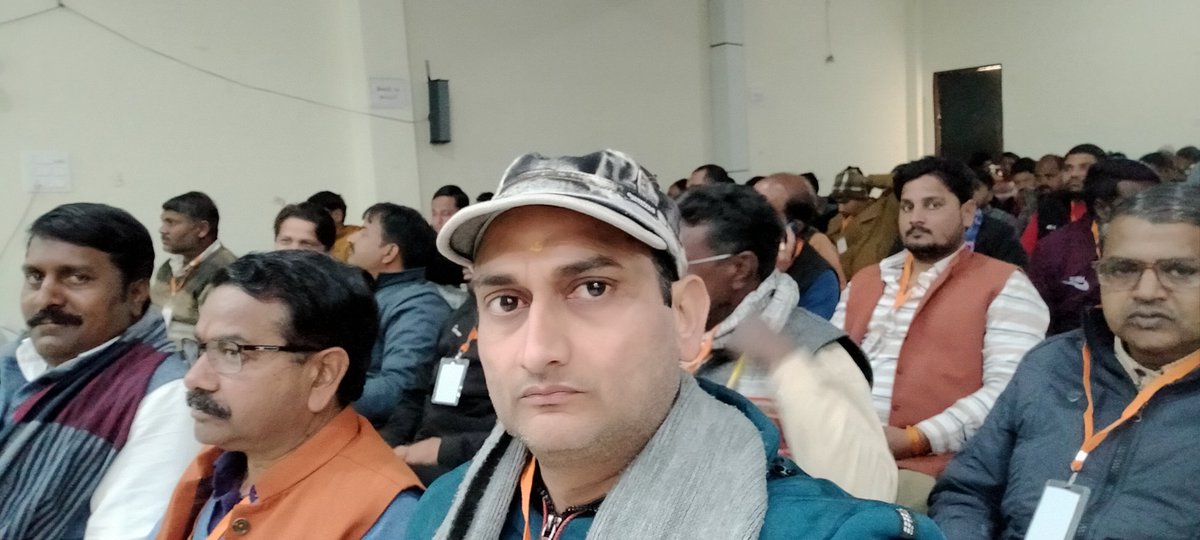 rahulrajansh's tweet photo. आज मैनपुरी जिला कार्यालय पर डाटा प्रबंधन की एक कार्यशाला आयोजित की गई इस कार्यशाला में रहना हुआ
कार्यशाला में 7820078200 पर मिस कॉल करके सरल ऐप डाउनलोड किया गया और सभी जानकारियां भर के 100% पूर्ण किया गया
कार्यशाला में विस्तार से सरल ऐप के बारे में जानकारी दी गई।
#DigitalBJP https://t.co/77GJe0TlOf