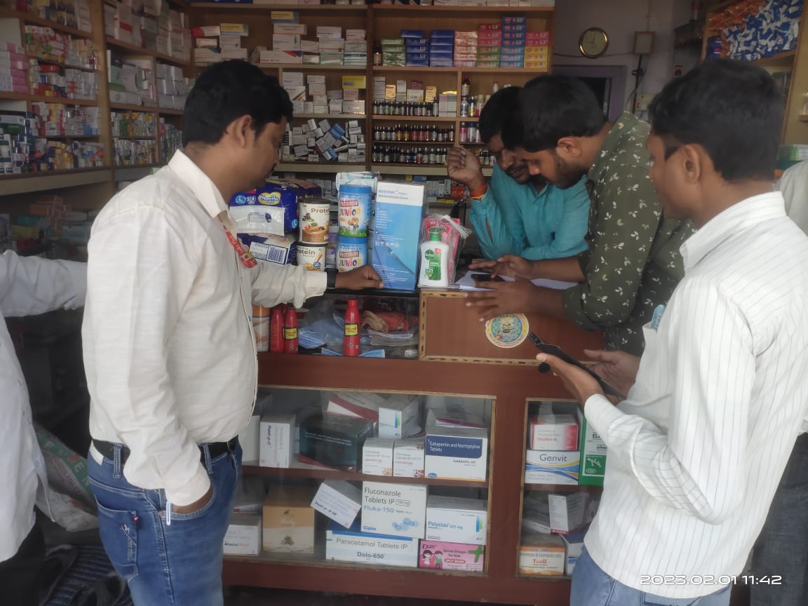 jshra1kumar's tweet photo. #PLIDAY Today door to door campaign conducted by IP KAMAREDDY Sub Division along with the staff of Nizamsagar SO  in connection with the PLI day and explained the features of PLI and RPLI to the public. Met with Javahar Navodaya School staff and encouraged th to take PLI. https://t.co/KuDS9MRVGQ