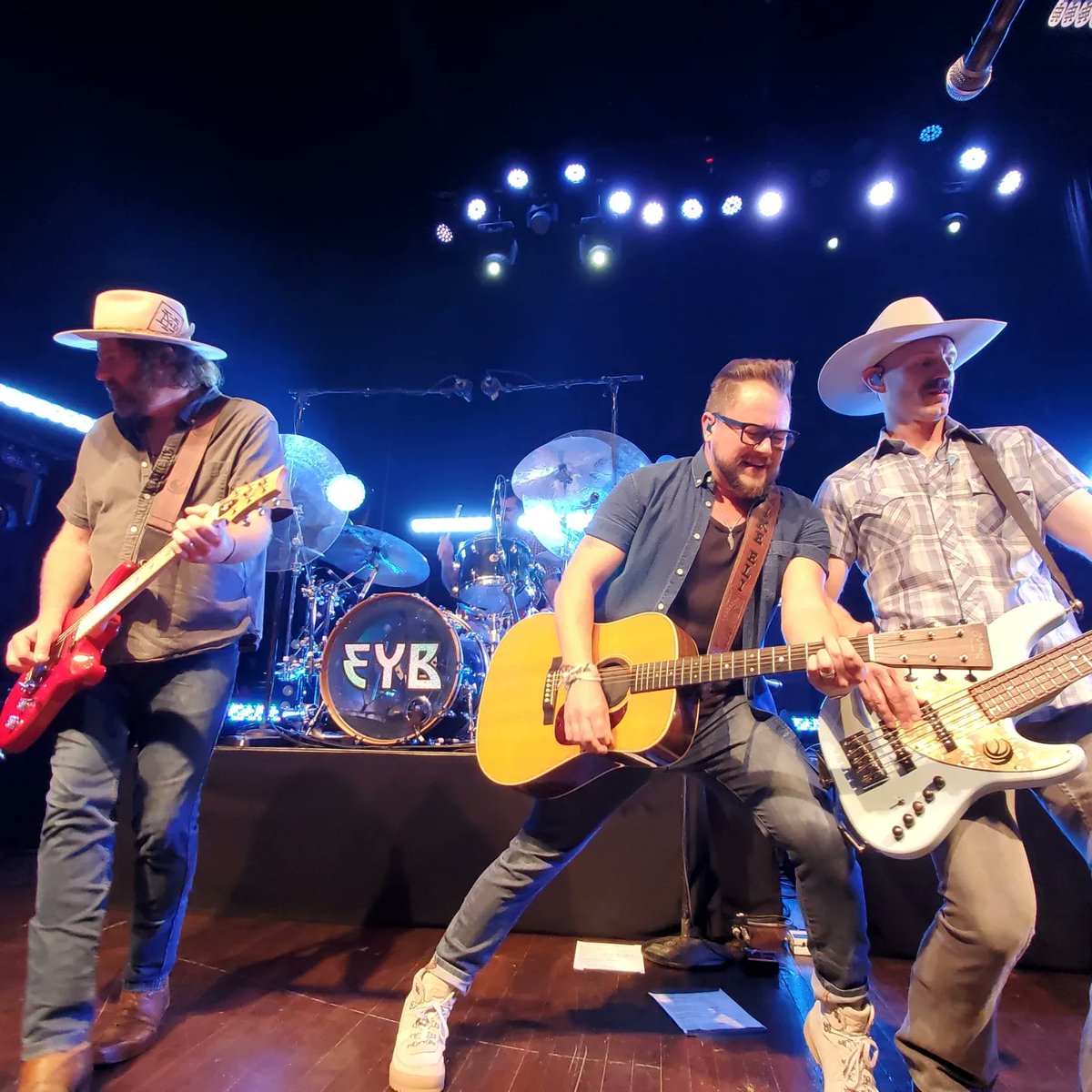 amber hirsch tweet media