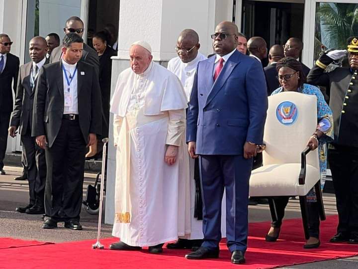 diaw_abdou's tweet photo. « Retirez vos mains de la RDC, retirez vos mains de l’Afrique! Cessez d’étouffer l’Afrique. Elle n’est pas une mine à exploiter, ni une terre à dévaliser » -------------------------
Pape François à Kinshasa
Que le message soit bien entendu 👂🏽👂🏽👂🏽🤲🏿🤲🏿🤲🏿🙏🏿🙏🏿🙏🏿
#rdc #visitepape https://t.co/OcoI8E6KYR