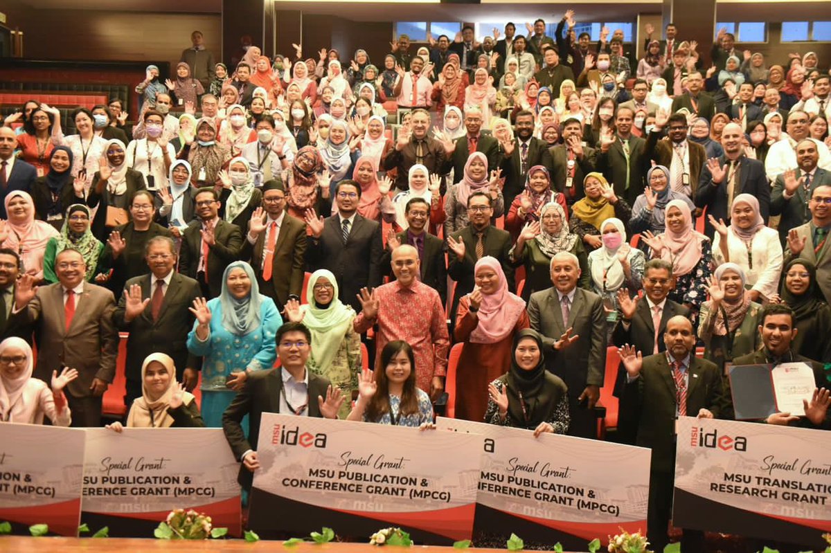 MohdShukriYajid's tweet photo. Well done to the research grants and awards recipients, in conjunction with the Launching of #MSUIdea &amp; #MSUReact. Encouraging performance by @MSUMalaysia researchers, that benchmarks for future research works to be more competitive. Congrats! @researchMSU @MSUcollege https://t.co/veEOnQKCIl