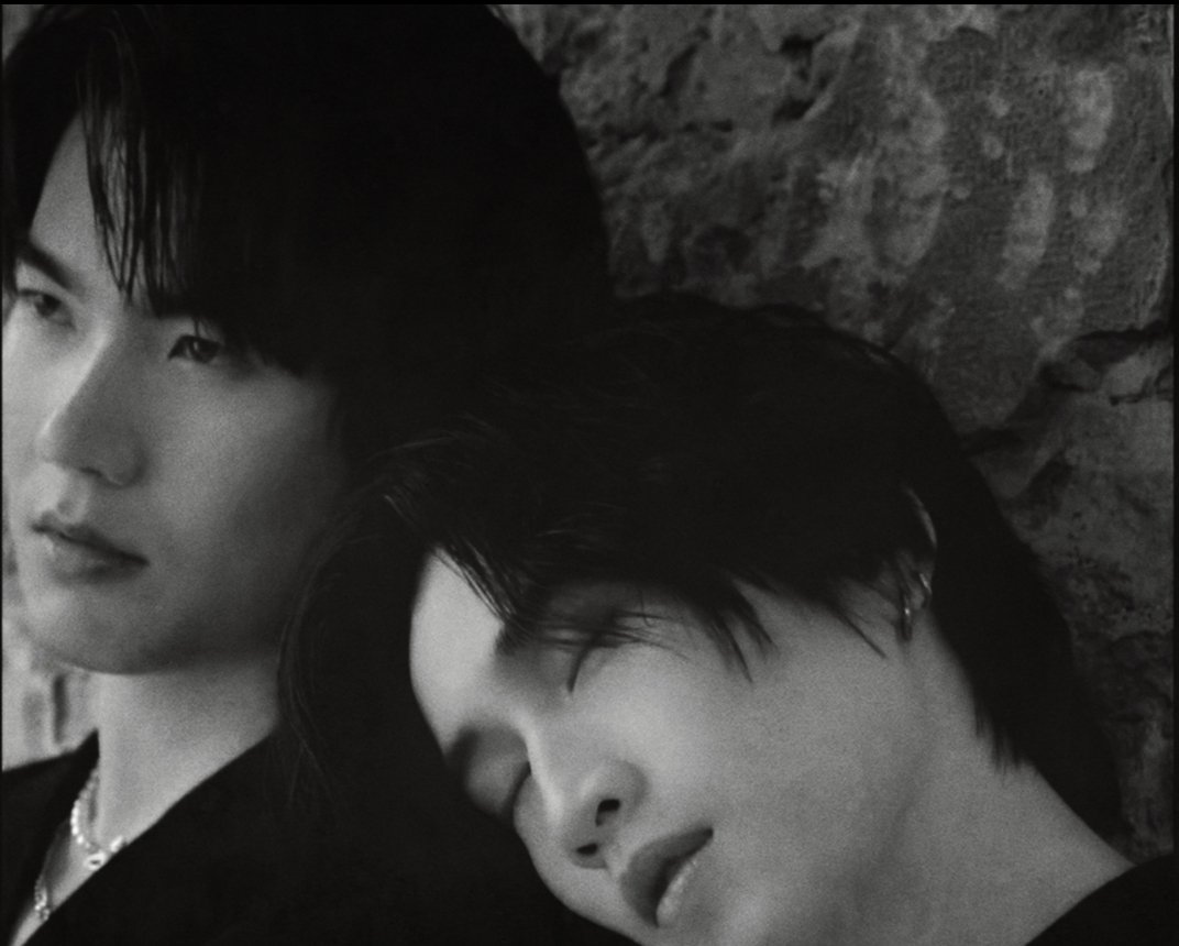 Biu beared so much and even after all his sufferings he didn't want Bible to be hurt, when he himself was already broken,and took it all on himself for his one and only safe zone😔 
#ขอโทษบิวจักรพันธ์
#JusticeForBuildJakapan