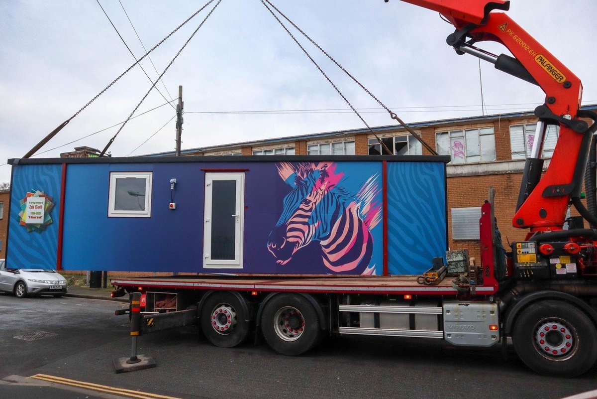 sarahkingKHH's tweet photo. We had a busy day at HELP BRISTOL'S HOMELESS moving one of their storage containers and the newly converted Zebra micro flat.
Together we can make a difference ❤️
#bristol #bristolcharity #bristol247 #helpingbristolhomeless #helpbristolshomeless #togetherwecanmakeadifference https://t.co/7IhgzyM6Yg