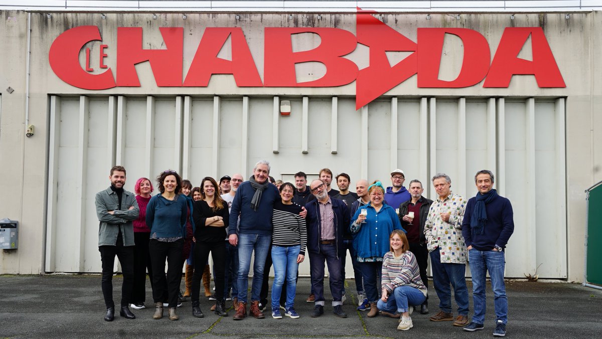 [ Changement de tête au Chabada ! ]

Notre François Jonquet international quitte le navire pour une retraite bien méritée 
Après 33 ans de service, il laisse sa place à Jean-Baptiste Goxe , qui prend le poste de Directeur adjoint aux côtés de Mélanie Alaitru.
Bienvenue à lui ! ✨