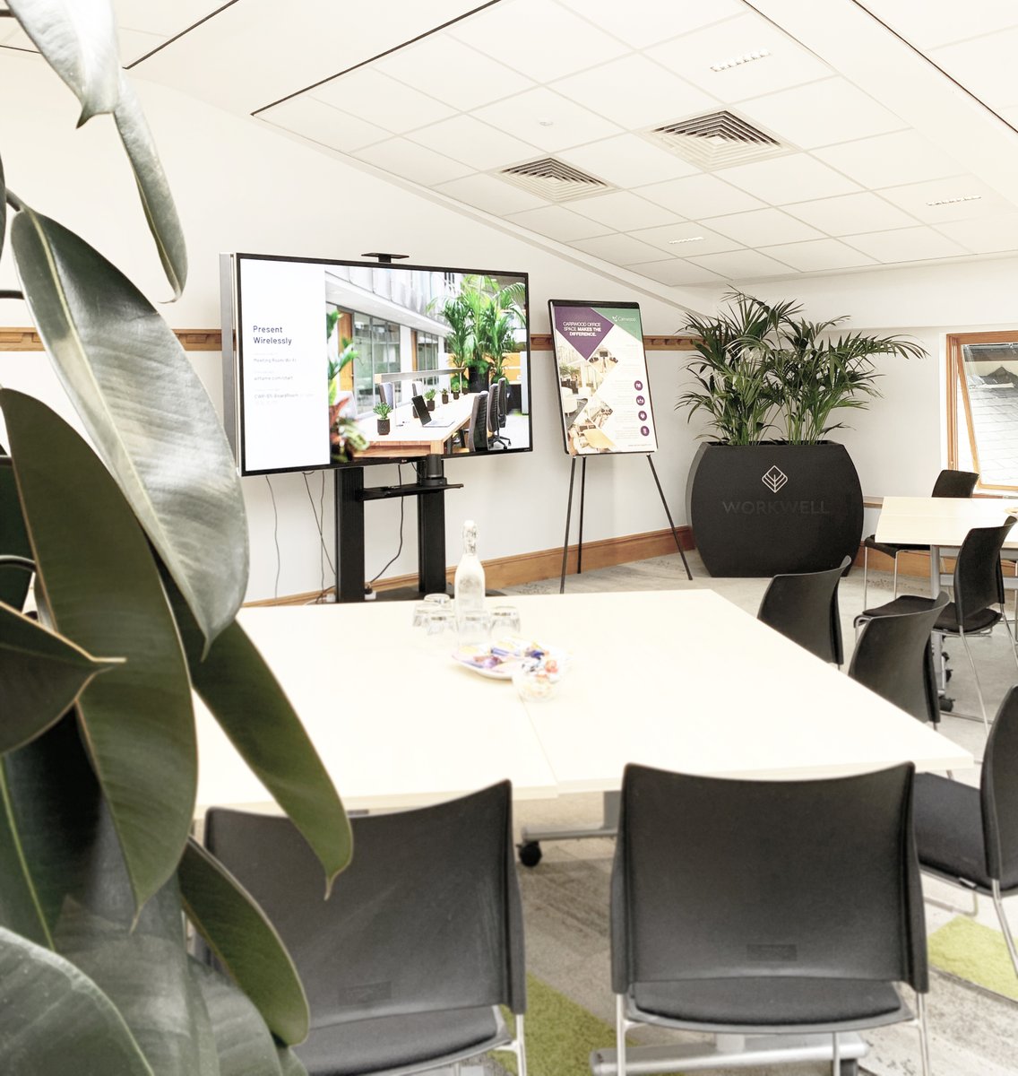 Looking to ensure a smooth #onboarding process with a training #workshop for new #employees? 

Whether you’re looking to organise onboarding presentations, #training workshops or other group activities, WorkWell is here to help you.