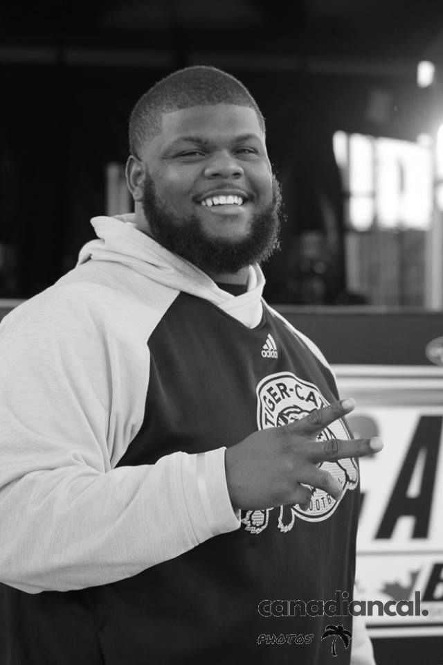 canadiancal30's tweet photo. A huge happy birthday goes to my all time fav @J_LEW68 !! Wishing you a wonderful birthday Jeremy! https://t.co/C61CcZ3cZZ