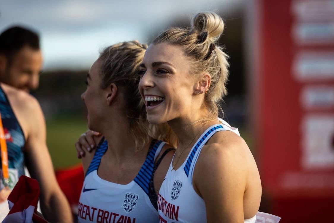 World Cross Bound 🌎🇦🇺 Heading to Australia VERY soon to represent GB in the mixed relay at the World Championships👨‍👩‍👧‍👦 This is the first time EVER @britishathletics have taken a Mixed Relay to perform on the World Stage & we couldn’t be happier about it! 📸: @danvernonphoto