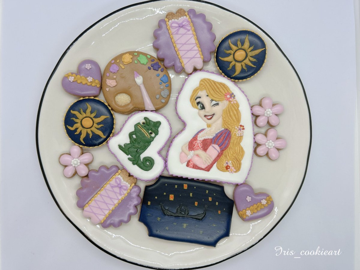 iris_cookieart's tweet photo. ラプンツェルのクッキー作ってるだけでテンション上がりますね🍪

#ラプンツェル
#アイシングクッキー
#iriscookie https://t.co/MO3RP1h4xL