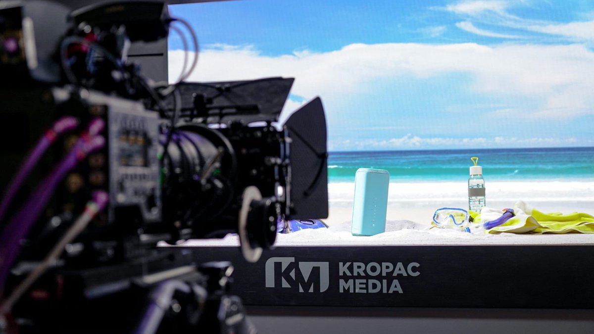 #ise2023 - KROPAC MEDIA GmbH /Sony  booth #3E400
WHAT A POWERFUL💥virtual production workflow perfectly demonstrating the amazing colour integration between Sony’s Crystal LED and Venice2 camera along with the rendering power of disguise  - all seamlessly brought together by Ncam