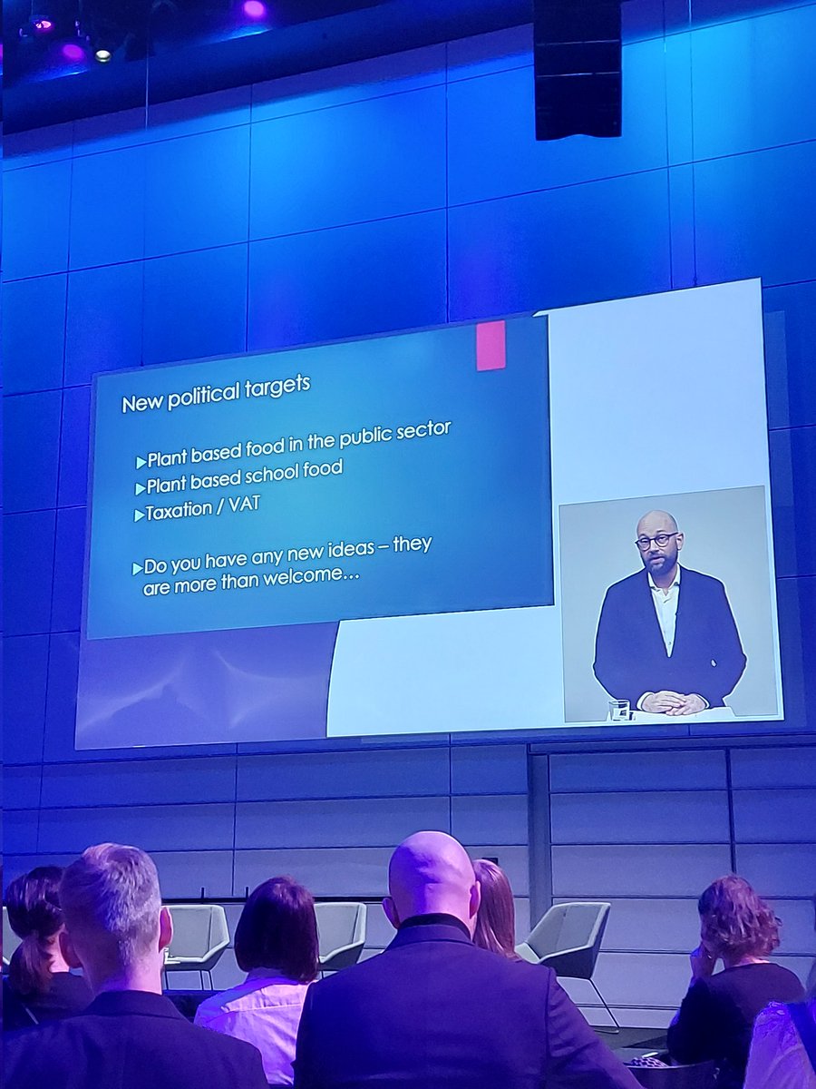 Tanskasta mallia! Kunnianhimoisia tavoitteita kasvispainotteisen ruokavalion edistämisessä: mukaan tarvitaan koko ketju ja kuluttajat. Ja koulut - kannatan! #suomikasvaavegestä #kouluruokailu