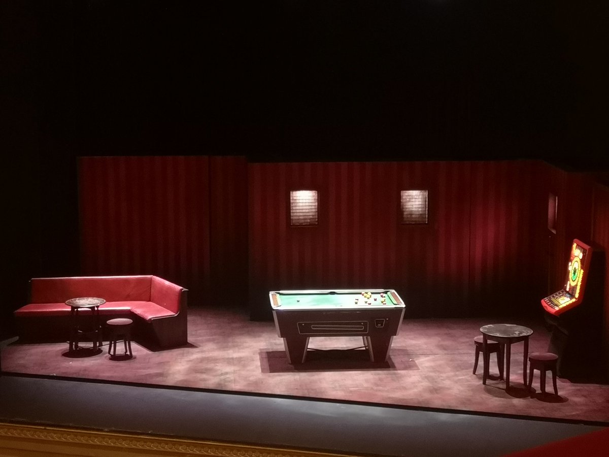 UckColl_Drama's tweet photo. Excited to watch @franticassembly's Othello at the @LyricHammer https://t.co/9IEZWHIPCH