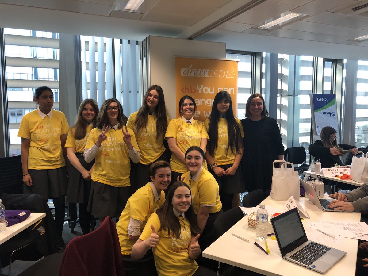 StNiniansComp's tweet image. On a well deserved lunch break - and we need it! Teams are adding the final touches and then on to the judging! What a fantastic morning! @dressCodeHQ @DigiSchoolsERC @stninianshigh #choosecomputingscience