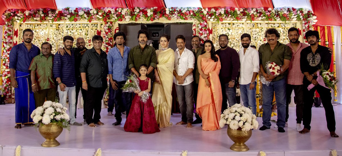 Jagadishbliss's tweet photo. #Thalapathy67 Poojai stills (2/2)

#Thalapathy @actorvijay na @trishtrashers @PriyaAnand @Dir_Lokesh @7screenstudio @duttsanjay @anirudhofficial https://t.co/9xnwlKxi8O